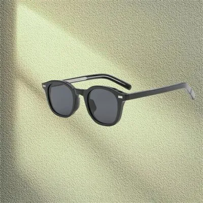 Duże okulary przeciwsłoneczne dla małych twarzy